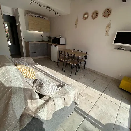 Cap D Roquille Clim 2 Pers Bord De Agde